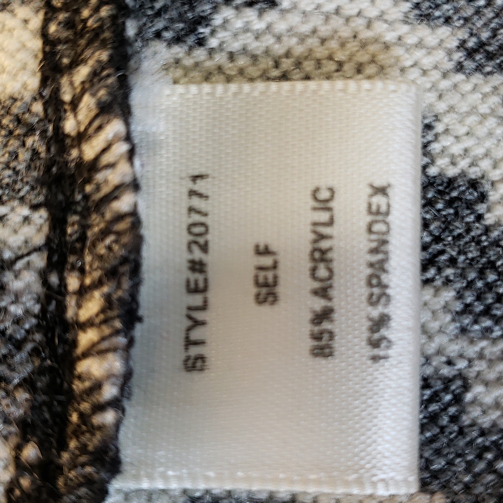 NWOT skies are blue size XS oversized black-and-white  cardigan. F40 - Picture 8 of 9